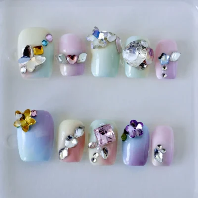 Uñas postizas press on para primavera y verano.