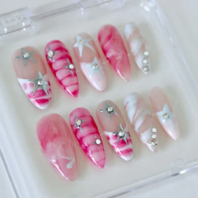 Uñas postizas press on para verano con diamantes