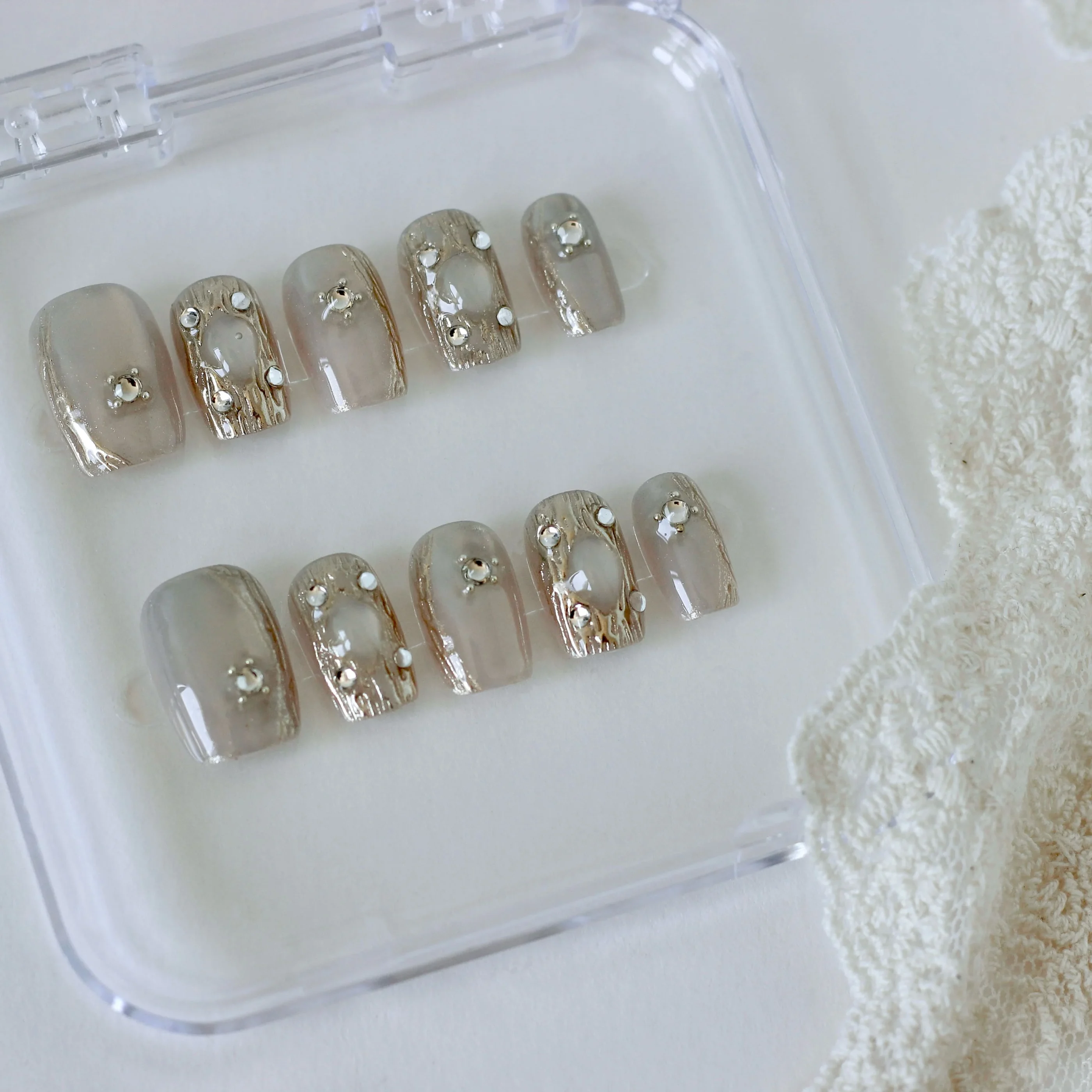 Cat eye blanco Uñas postizas press on para verano